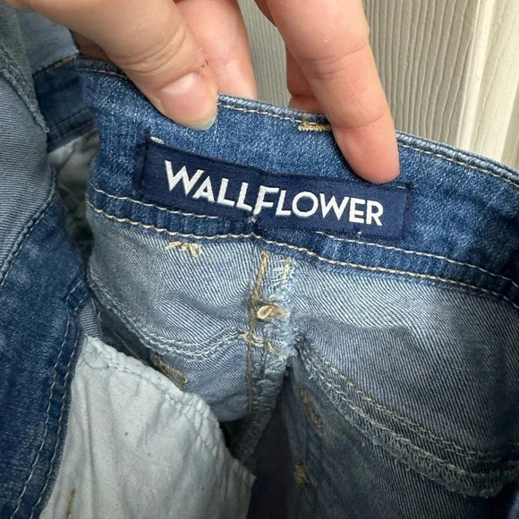 WALLFLOWER | Denim Jeans Overall Shorts Small - Picture 9 of 10